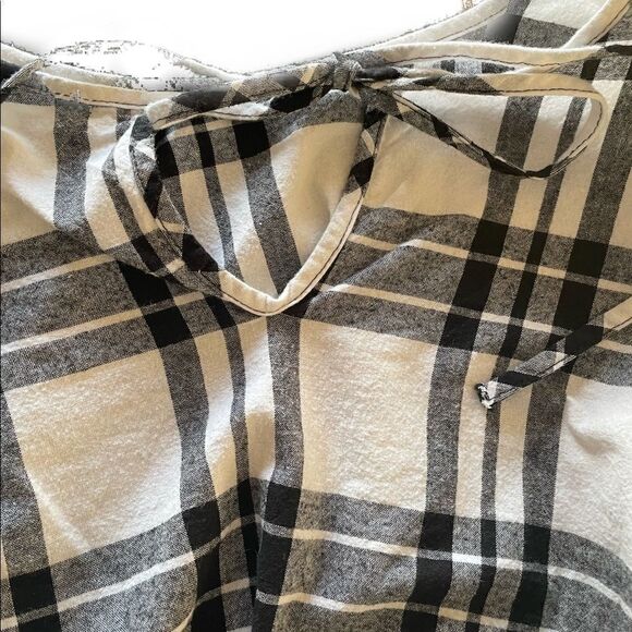 Chris & Carol Plaid Peplum Top - Picture 4 of 4